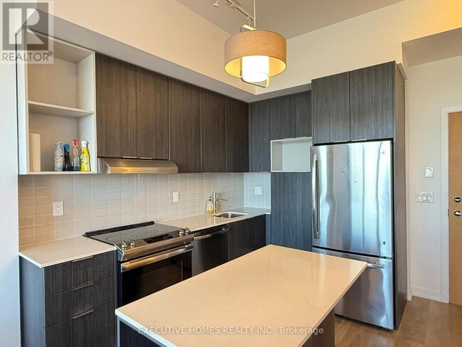 Photo du bâtiment - 2520 Eglinton Ave W