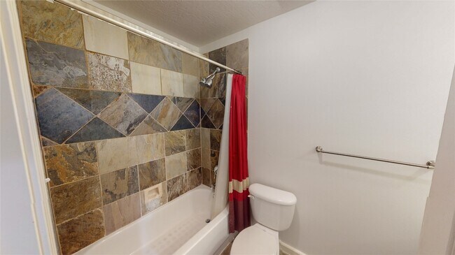 Foto del edificio - 5843 Petty St