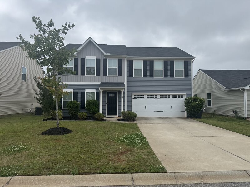 Foto principal - 102 Castlebrook Dr