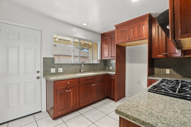 Building Photo - 1524 Coolidge Ave