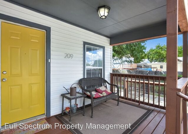 Building Photo - 3 br, 1 bath House - 209 Saint James