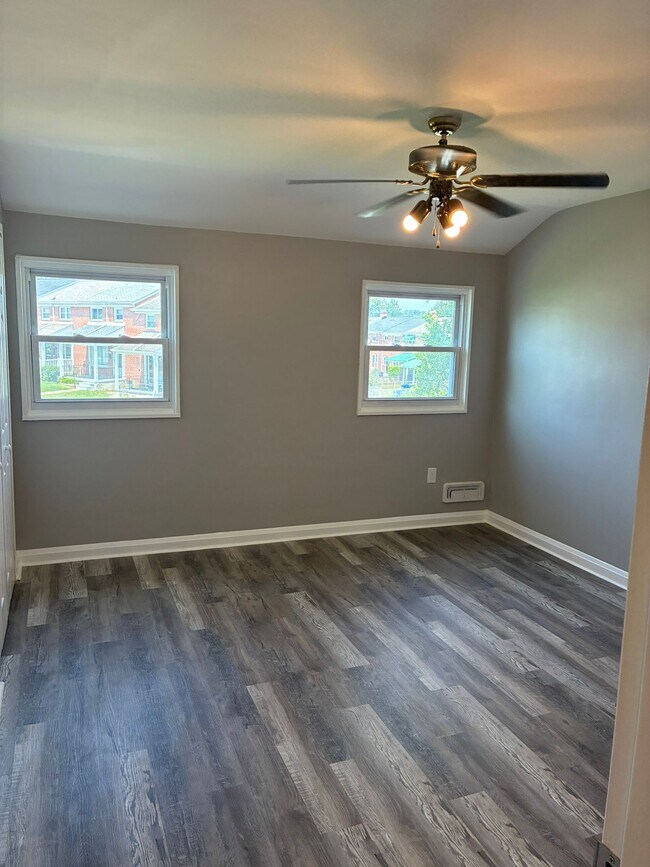 Foto del edificio - 4705 Williston St
