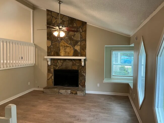 Building Photo - 2742 Mountbery Dr