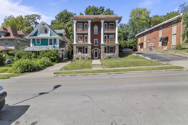 Foto del edificio - 3716 Warwick Blvd