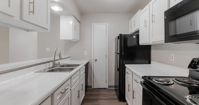 Building Photo - Hamlet Apartments