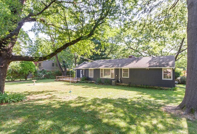 Foto del edificio - Fabulous Leawood Home Available NOW!!