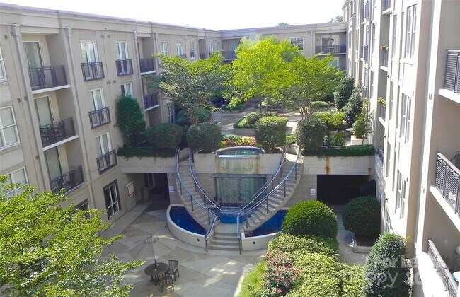 Foto del edificio - 1315 East Blvd