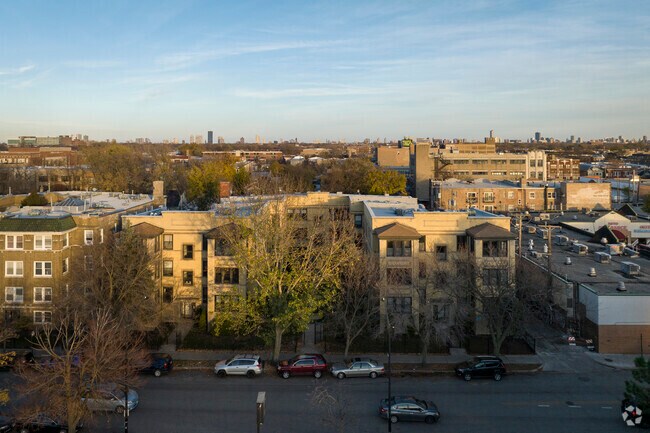 Foto del edificio - 4815 N Kimball Ave