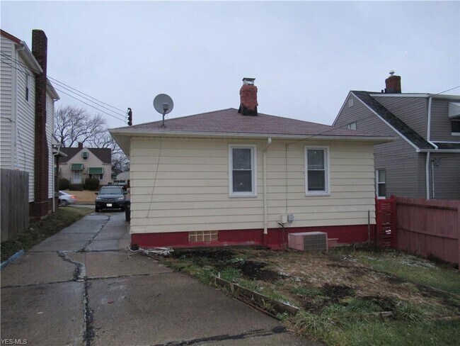 Building Photo - 4407 Woodway Ave