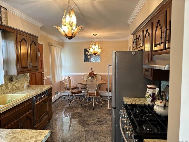 160-15 14th Ave, Queens, NY 11357 - House Rental in Queens, NY ...