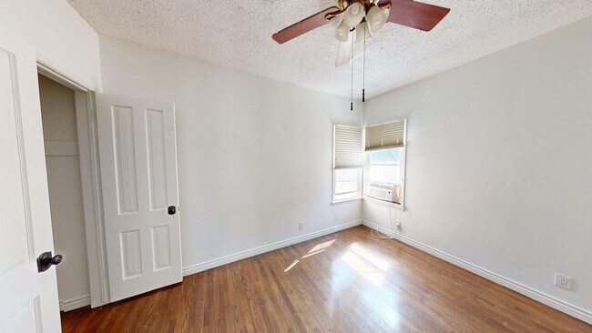 Foto del interior - 4302 Garthwaite Ave