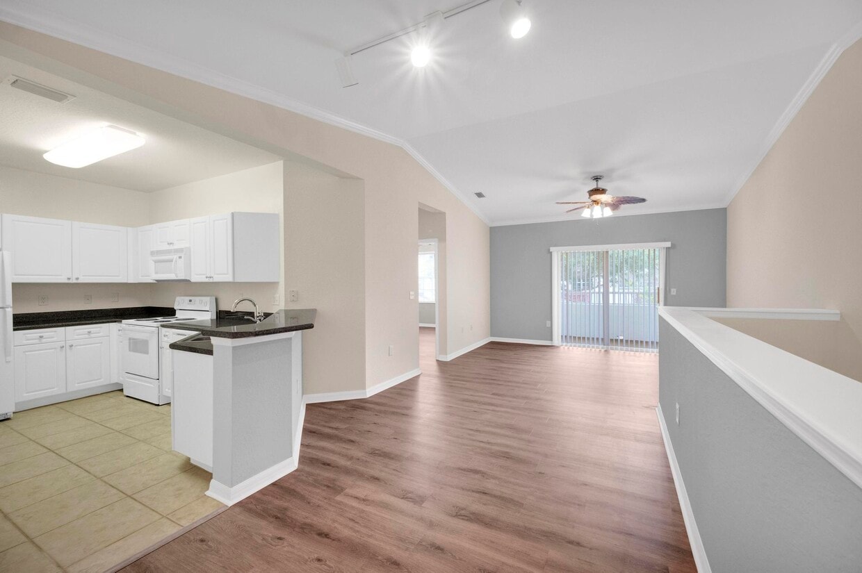 343 SE Rogers Ct, Stuart, FL 34994 Condo for Rent in Stuart, FL