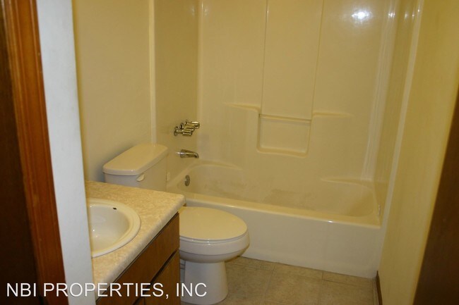 Building Photo - 3 br, 1 bath House - 880 AMOS STREET