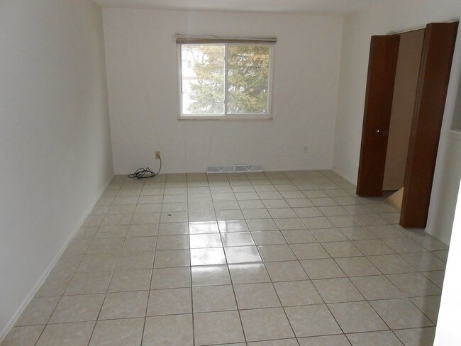 Building Photo - 1707 Oakmont St NW