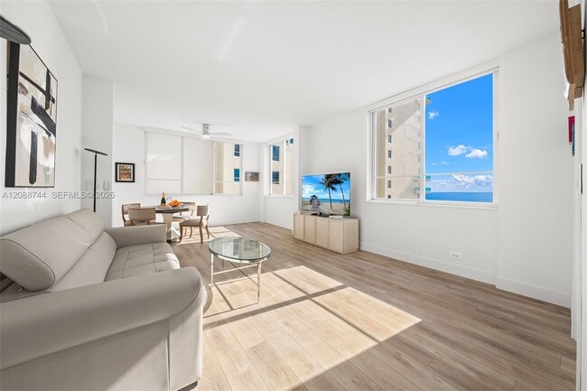 Building Photo - 5005 Collins Ave