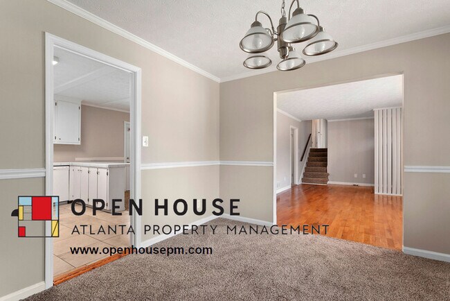 Building Photo - 2140 Spalding Dr, Marietta