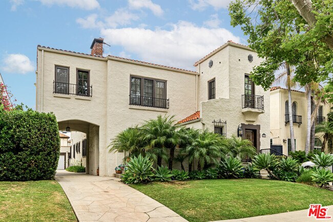 Building Photo - 235 S Orange Dr
