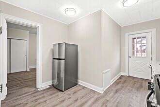 Building Photo - 47 Mainsgate St
