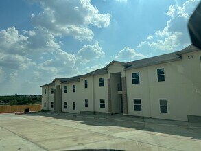 Building Photo - 1201 Gage Loop