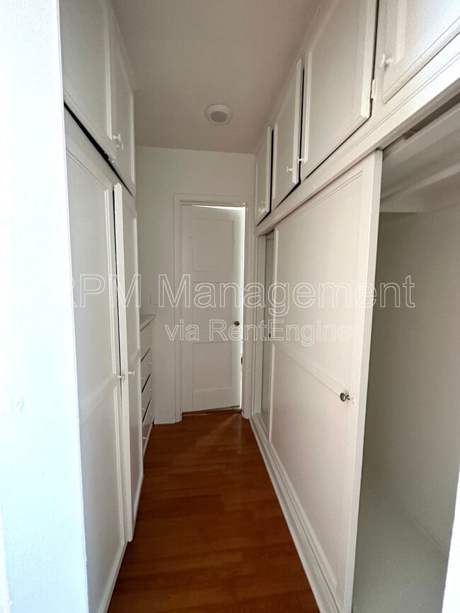 Foto del edificio - 1737 N Sycamore Ave