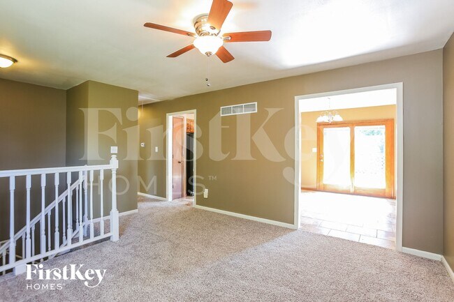Building Photo - 16005 E Cogan Ln