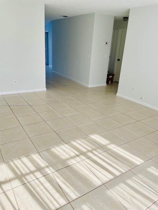 Foto del edificio - 4503 SE Ontario Dr