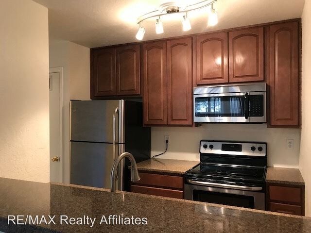 Building Photo - 2 br, 1.5 bath House - 4702 RIO POCO