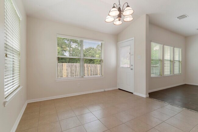 Foto del edificio - 615 Timberstand Ln