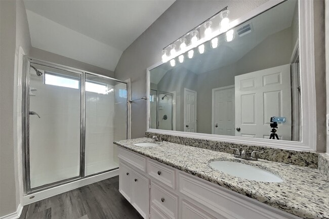 Foto del edificio - 26849 Armor Oaks Dr