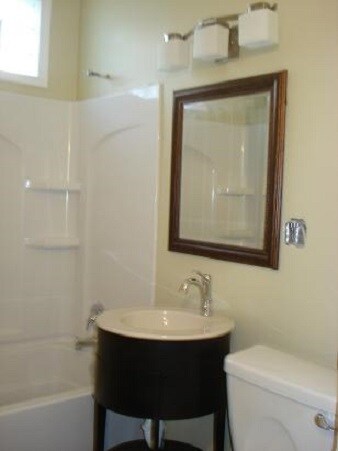Bedroom - 722-724 S 26th St