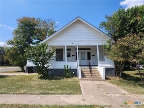 Building Photo - 820 S 15th St