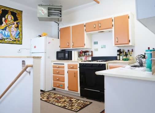 Interior Photo - 1027 41st Ave