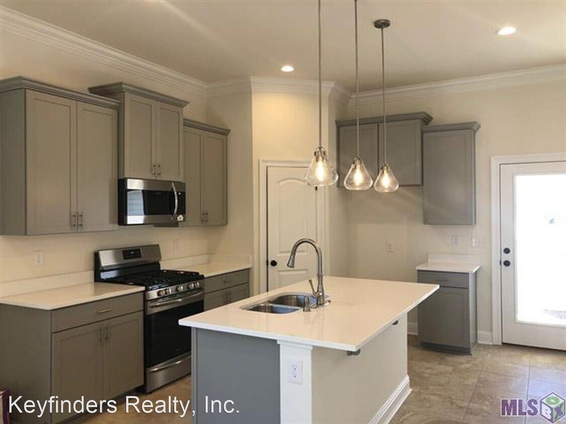 Foto principal - 3 br, 2 bath House - 17065 White Ibis Ave.