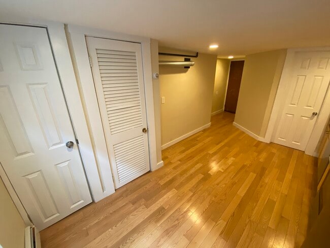 Building Photo - 218 Cambridge St