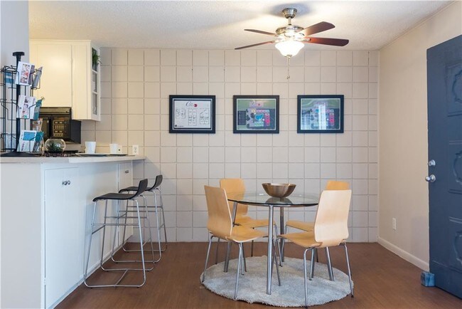 Foto del edificio - 3212 Red River St