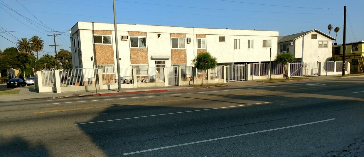 Primary Photo - 4992 Ferndale St