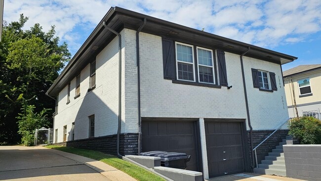 Building Photo - 2311 N Gatewood Ave
