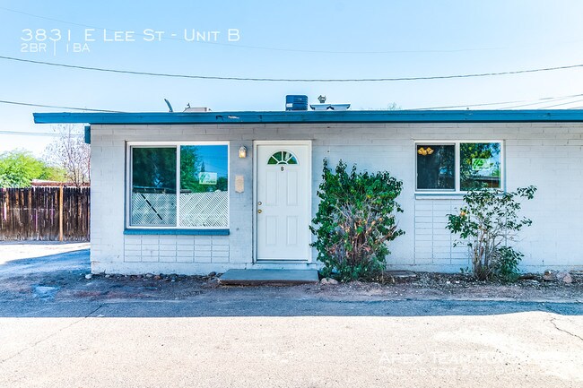 Foto del edificio - Beautiful remodel Duplex in central Tucson