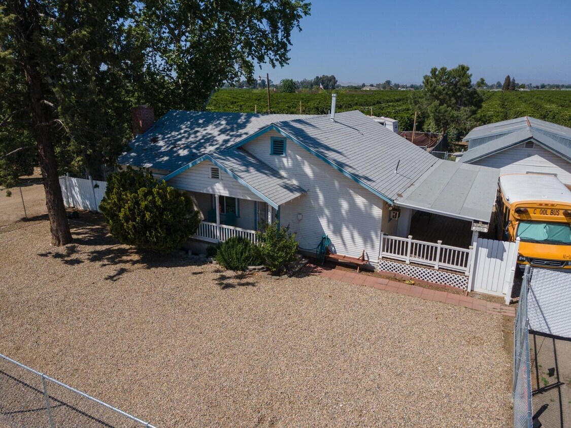 12844 E McKinley Ave, Sanger, CA 93657 House Rental in Sanger, CA
