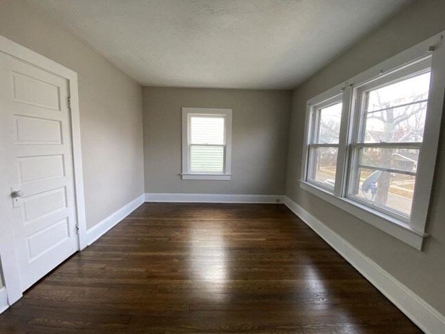 Building Photo - 1303 West 106th Street #South