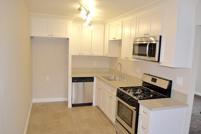 Foto del edificio - 15551 Boleyn Cir