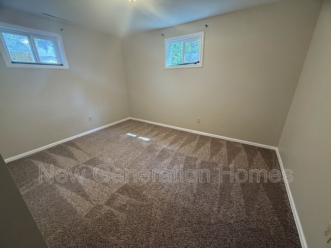 Foto del edificio - 4425 Fortune Cir S