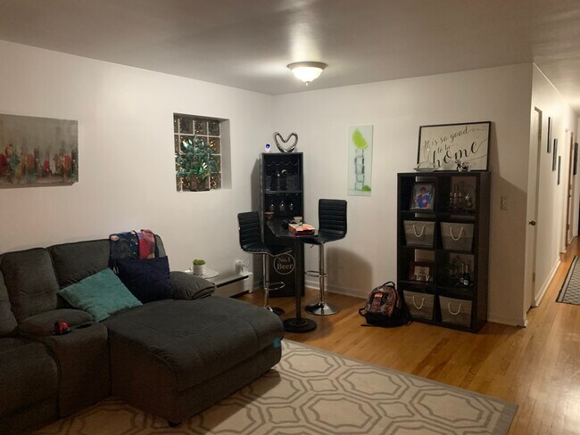 Foto del edificio - 6526 W Higgins Ave