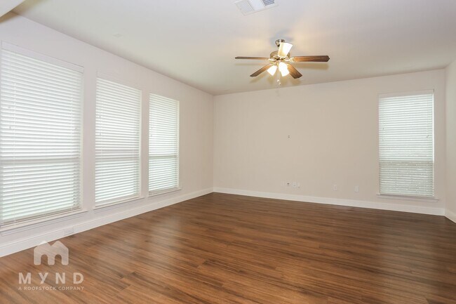 Foto del edificio - 3025 Damsel Sauvage Ln