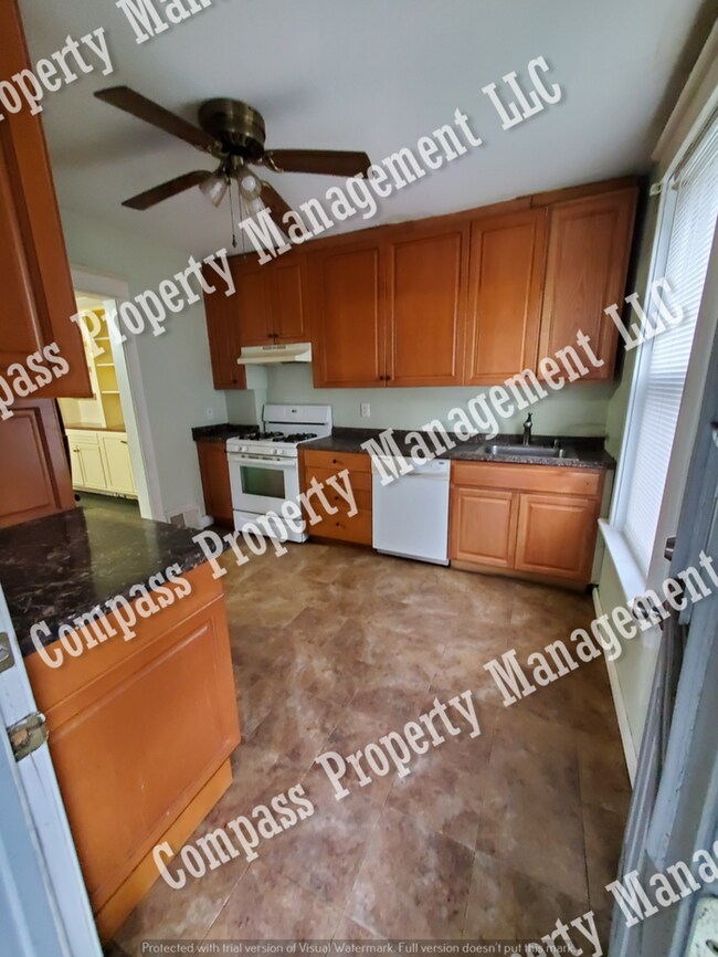 Building Photo - $1295 - 3 Beds, 1 Bath Home - Pottstown