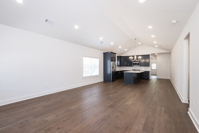 Foto del edificio - FOR RENT – Brand New Construction in Capitol View