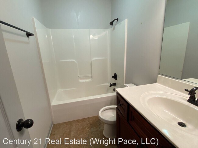 Foto del edificio - 3 br, 2 bath House - 301 Shirley