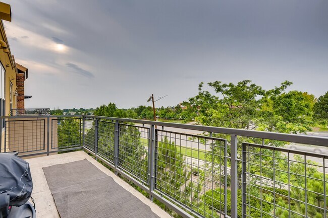 Building Photo - 9079 E Panorama Cir