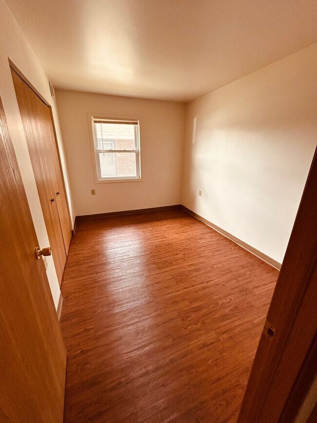 Foto del edificio - 408 E Maple St