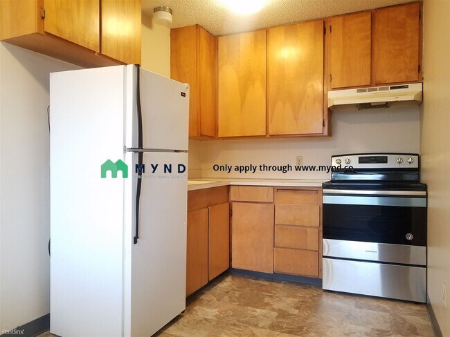 Building Photo - 1 br, 1 bath  - 208 N 6th St Apt 6 Apt 6